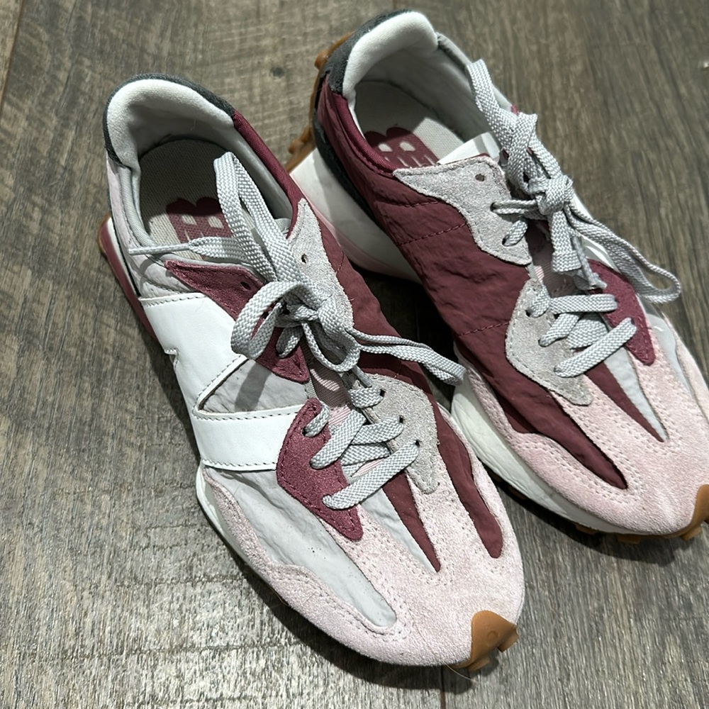 New balance 327 in pink and gray size 5.5.